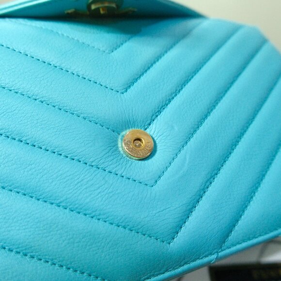Chanel Interlocking CC Chevron Flap Bag Calfskin & Gold Hardware Light Blue - Picture 12 of 15